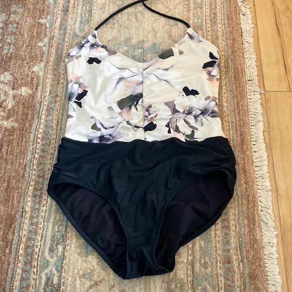 Athleta Other - Athleta one piece swimsuit